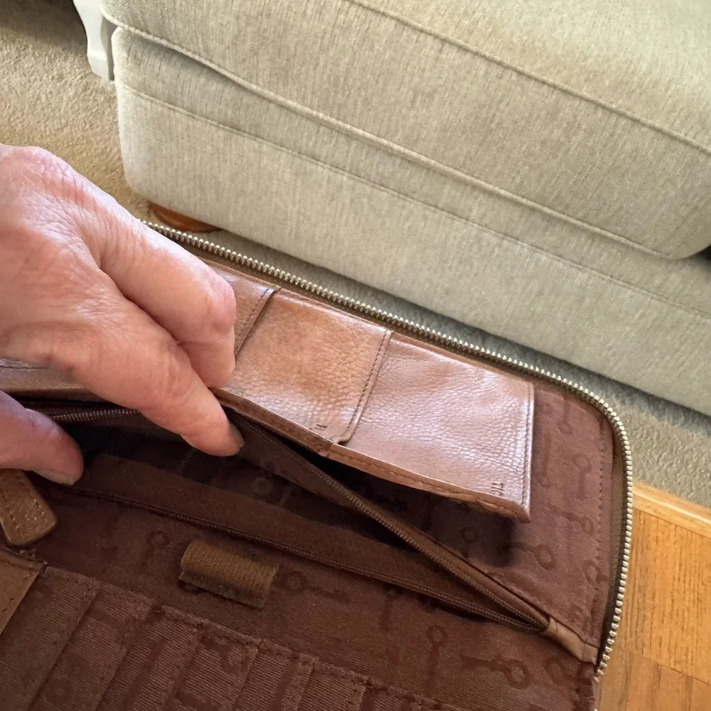 Fossil Dark Brown Aged Leather Travel Wallet